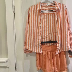 I am selling this as a whole outfit! Come on and get your sexy summer on!